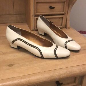 Ros Hommerson Pumps Shoes Low Heels Leather Size 8.5 White